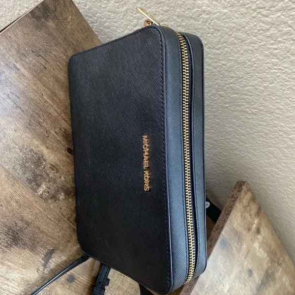 Used Black Michael Kors bag - Picture 4 of 4